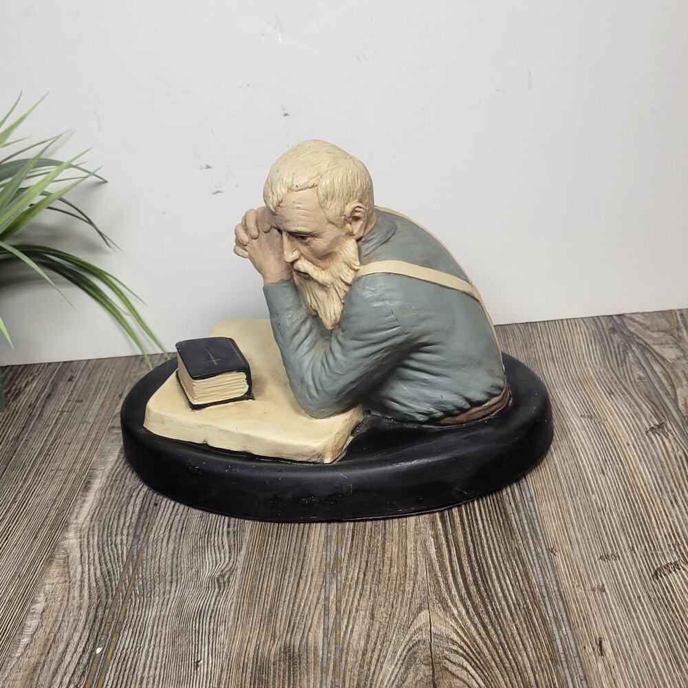 Vintage Universal Statuary 918 Old Man Praying Statue Figurine Pat Rankin 1989